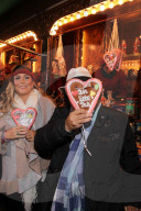 PEOPLE - Albano und Romina Power besuchen den Hamburger Weihnachtsmarkt