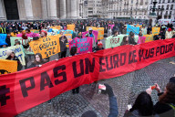 NEWS - Paris: Klimaaktivisten protestieren am 'One Planet' Gipfel