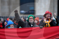 NEWS - Paris: Klimaaktivisten protestieren am 'One Planet' Gipfel