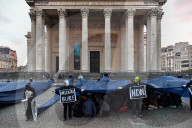 NEWS - Paris: Klimaaktivisten protestieren am 'One Planet' Gipfel