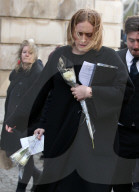 PEOPLE - Adele sichtlich erschütter am Gedenkgottesdienst für die Grenfell-Opfer