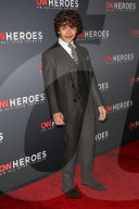PEOPLE - Gaten Matarazzo stylish bei 'CNN Heroes: An All-Star Tribute' in New York 