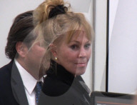 EXKLUSIV - Melanie Griffith verreist im Schlabber-Look ohne Make-Up