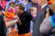 PEOPLE -  Rafael van der Vaart fiebert mit dem Nachwuchs am Spielfeldrand mit