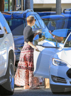EXKLUSIV - Kate Hudson ohne BH mit Danny Fujikawa und Bingham unterwegs