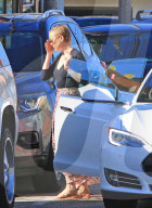 EXKLUSIV - Kate Hudson ohne BH mit Danny Fujikawa und Bingham unterwegs