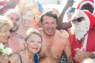 PEOPLE - Weihnachtsbad: Christian Estrosi am Strand von Nizza