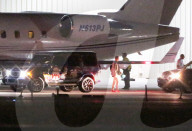 EXKLUSIV - Justin Bieber und Selena Gomez landen mit dem Privatjet in LA