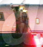 EXKLUSIV - Justin Bieber und Selena Gomez landen mit dem Privatjet in LA