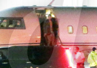 EXKLUSIV - Justin Bieber und Selena Gomez landen mit dem Privatjet in LA