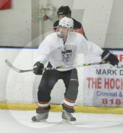 EXKLUSIV - Justin Bieber wird beim Eishockey 'gechecked'