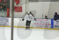 EXKLUSIV - Justin Bieber wird beim Eishockey 'gechecked'