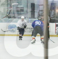 EXKLUSIV - Justin Bieber wird beim Eishockey 'gechecked'