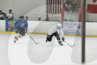 EXKLUSIV - Justin Bieber wird beim Eishockey 'gechecked'