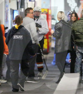EXKLUSIV - Selena Gomez unterstützt Justin Bieber beim Eishockey