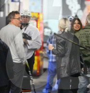 EXKLUSIV - Selena Gomez unterstützt Justin Bieber beim Eishockey