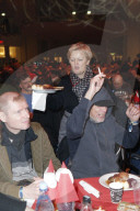 PEOPLE - Frank Zander lädt zum Gänsessen für Obdachlose und Bedürftige im Neukölner Hotel Estrel