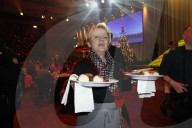 PEOPLE - Frank Zander lädt zum Gänsessen für Obdachlose und Bedürftige im Neukölner Hotel Estrel