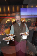PEOPLE - Frank Zander lädt zum Gänsessen für Obdachlose und Bedürftige im Neukölner Hotel Estrel