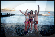 FEATURE - Weihnächtlicher Schwumm am Cromer Boxing Day Dip in Norfolk
