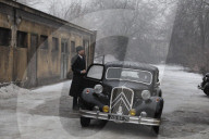 PEOPLE - Film Stills zu TV Serie "Maigret"