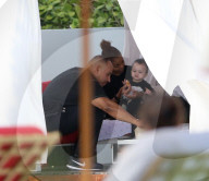 PEOPLE - Janet Jackson füttert Söhnchen Eissa 