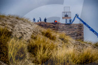 FEATURE - Vorbereitungen für das grosse Funkenfeuer am Strand von Scheveningen