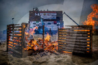 FEATURE - Vorbereitungen für das grosse Funkenfeuer am Strand von Scheveningen