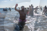 FEATURE - In eisiger Kälte: Coney Island Polar Bear Schwimmen