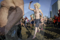 FEATURE - Happy New Year! Bilder von Eyevine
