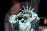 FEATURE - Happy New Year! Bilder von Eyevine