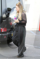 PEOPLE - Hilary Duff mit Luca in LA unterwegs