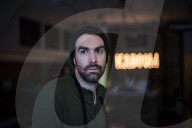 PORTRAIT - Chris Stevens im Kaboom Chicken Restaurant in Toronto