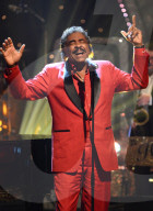 PEOPLE - Promis singen in 'Jools' Annual Hootenanny' TV Show