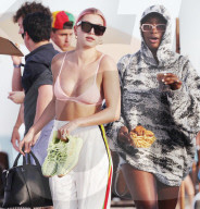 PEOPLE - Hailey Baldwin mit Freunden am Miami Beach