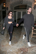PEOPLE - Sofia Richie und Scott Disick sind im Partnerlook unterwegs