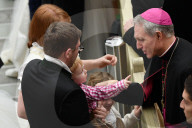 NEWS - Rom: Franziskus - ein Papst zum Anfassen