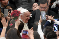 NEWS - Rom: Franziskus - ein Papst zum Anfassen
