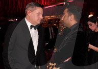 PEOPLE - Golden Globes: Promis feiern an der Netflix Party