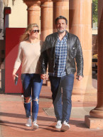 EXKLUSIV - Glücklich im Louboutin-Store: Ben Affeck und Freundin Lindsay Shookus