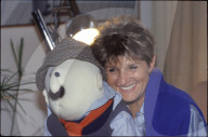 Marta Emmenegger mit Maskottchen, 1988