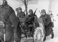 Deutsche Artillerie rückt an der Ostfront vor, 1944