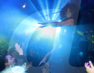 PEOPLE - Diana Ross promotet ihren Club Remix "Ain't No Mountain High Enough"