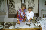 Catherine Delamuraz mit Schriftzeichenmaler in China 1992