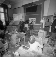 Zürich, Schulkinder lernen die korrekte Zahnpflege; 1961