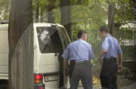 Dieter Behring wird zum Strafgericht geführt, Oktober 2004
