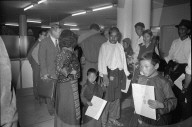 Ankunft der ersten tibetischen Flüchtlinge in der Schweiz, Kloten 1961