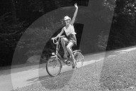 Junge Frau auf Velo, 1973