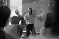 Lehrer in Schulklasse, 1971