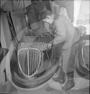 Jenischer Mann bei der Arbeit, 1942